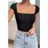 MARSiLYAN- Kadın Siyah Kare Yaka Yarım Kol Göğüs Dekolteli Crop Top Bluz