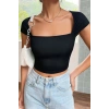MARSiLYAN- Kadın Siyah Kare Yaka Yarım Kol Göğüs Dekolteli Crop Top Bluz