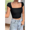 MARSiLYAN- Kadın Siyah Kare Yaka Yarım Kol Göğüs Dekolteli Crop Top Bluz