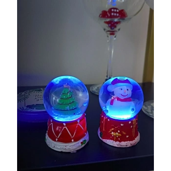 2 Adet Yeni Yıl Çam Ağacı Ve Kardan Adam Temalı Mini Boy Işıklı Kar Küresi 6,5 cm
