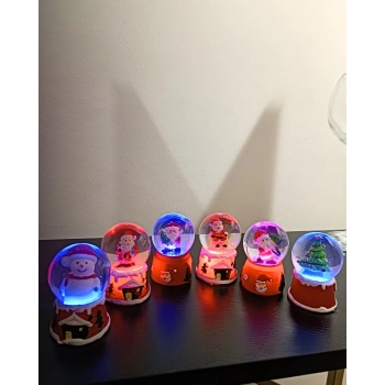 6 Adet Yeni Yıl   Yılbaşı Temalı Mini Boy Işıklı Kar Küresi 6,5 cm