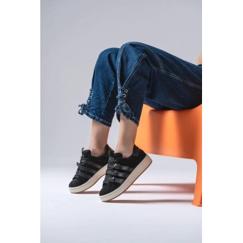 Alfreda Siyah Süet Toka Detaylı Spor Ayakkabı