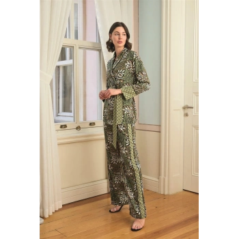 Çiçek Yaprak Ve Etnik Desenli Pijama Takımı