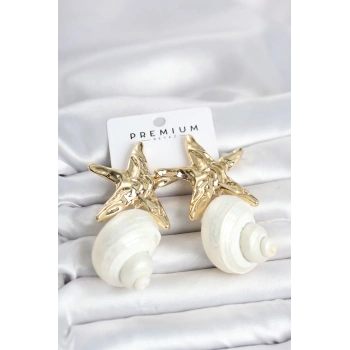 Doğal Deniz Kabuğu ve Gold Renk Yıldız Model Kadın Küpe