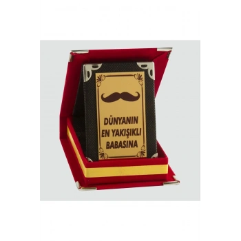 Dünyanın En Yakışıklı Babasına Plaketi