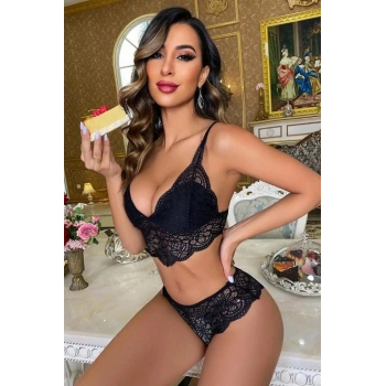 Kadın Siyah Dantel Bralet Ve Slip Külotlu İç Çamaşır Takımı
