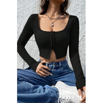 Kadın Siyah Uzun Kollu Agraflı Göğüs Ve Göbek Dekolteli Crop Top Bluz