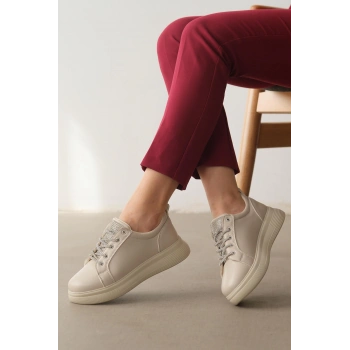 Karen Bej Taşlı Bağcıklı Spor Ayakkabı