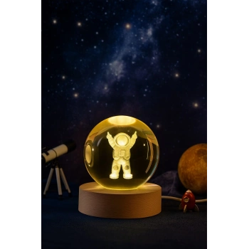 Kişiye Özel 3D Astronot Küre Kristal Led Gece Lambası – USBli Ahşap Standlı LED Masa Gece Lambası
