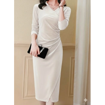 MARSiLYAN- Kadın Uzun Kollu Kruvaze Yakalı Yandan Büzgülü önden çapraz Detaylı Midi Kadife Elbise