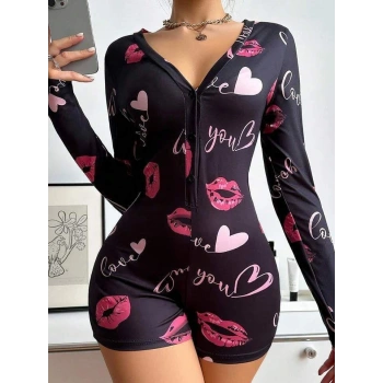 MARSiLYAN-  Pamuklu Kırmızı Öpücük ve Kalp Desenli Düğmeli Uzun Kol Tulum Pijama