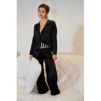 MİRAY- Kadın Siyah Oversize Saten Pijama Takımı – Rahat Kesim Şık Ev Giyim Seti