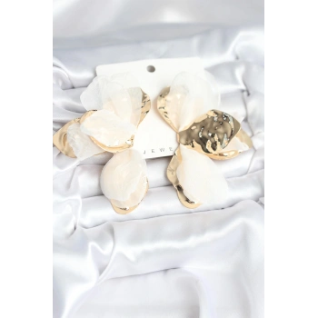 Pirinç Gold Renk Beyaz Tüllü Lotus Kadın Küpe - TJ-BKP11373