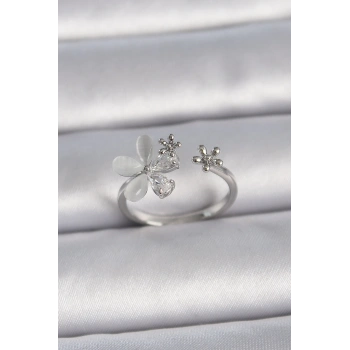 Pirinç Gümüş Renk Ayarlanabilir Zirkon Taşlı Beyaz Mineli Yaprak Model Kadın Yüzük - TJ-BYK3399