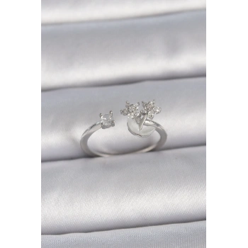 Pirinç Gümüş Renk Ayarlanabilir Zirkon Taşlı Yıldız Model Kadın Yüzük - TJ-BYK3397