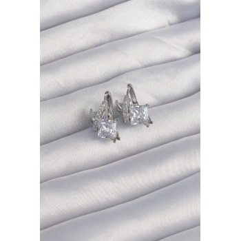 Pirinç Gümüş Renk İri Zirkon Taşlı Kıvrımlı Minimal Kelebekli Halka Küpe - TJ-BKP9288