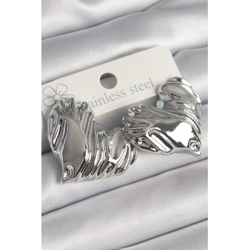 Pirinç Gümüş Renk İşlemeli Kalp Model Kadın Küpe - TJ-BKP10224