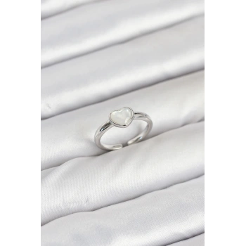 Pirinç Gümüş Renk Kalpli Kadın Yüzük - TJ-BYK3881
