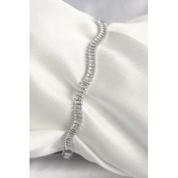 Pirinç Gümüş Renk Su Yolu Zirkon Taşlı Model Kadın Bileklik - TJ-BB6925