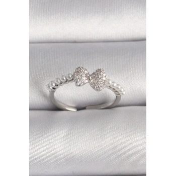 Pirinç Gümüş Renk Zirkon Taşlı Fiyonk İnci Detay Ayarlanabilir Yüzük - TJ-BYK3526