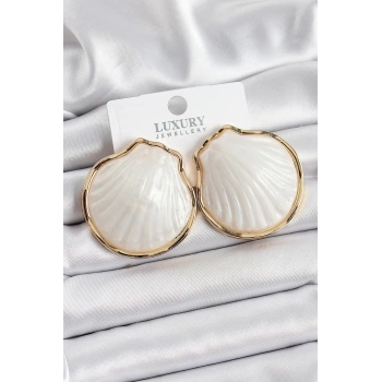 Pirinç Sedef Deniz Kabuğu Figürlü Gold Renk Kadın Küpe - TJ-BKP10738
