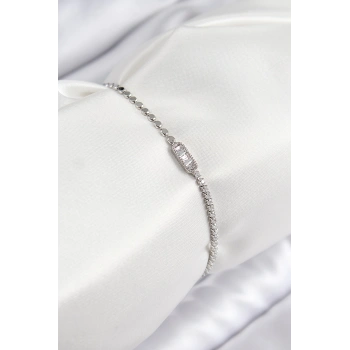 Pirinç Zirkon Taşlı Dikdörtgen Model Ezme Zincir Gümüş Renk Kadın Bileklik - TJ-BB7594