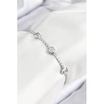 Pirinç Zirkon Taşlı Sıralı Kalp Model Gümüş Renk Asansörlü Kadın Bileklik - TJ-BB7728