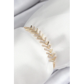 Pirinç Zirkon Taşlı Sıralı Ok Model Gold Renk Asansörlü Kadın Bileklik - TJ-BB7457