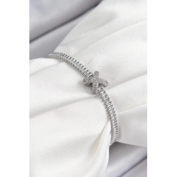 Pirinç Zirkon Taşlı X Detaylı Su Yolu Model Gümüş Renk Asansörlü Kadın Bileklik - TJ-BB7467