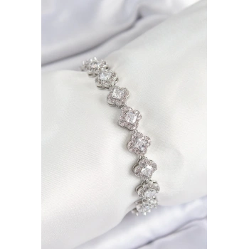 Pirinç Zirkon Taşlı Yonca Baget Model Gümüş Renk VIP Seri Kadın Bileklik - TJ-BB7509