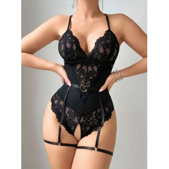Siyah Özel Bölgesi Açık Dantel İşlemeli Jartiyer Görünümlü Fantezi Body
