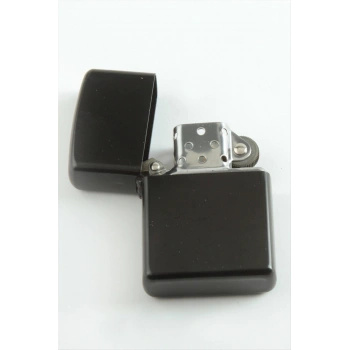 Siyah Renkli Çakmak