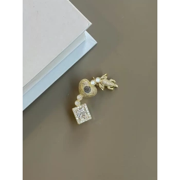 Taşlı Kıkırdak Küpe - Altın