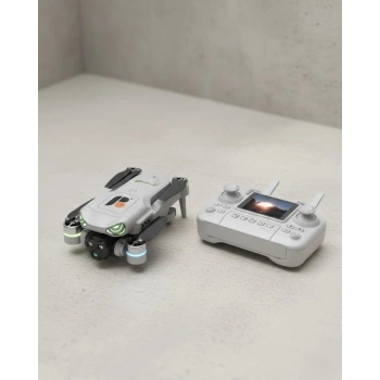 Tek Tuşla Kalkış İniş Özellikli Katlanabilir Drone