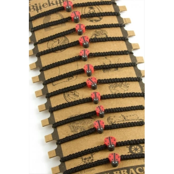 Uğur Böceği Makrome Örgülü Bileklik