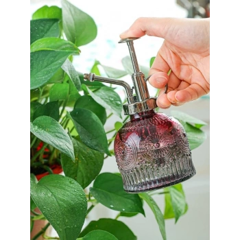 Vintage Cam Bitki Sulama Spreyi – Dekoratif Püskürtme Kolonya Şişesi 200 ml Kırmızı