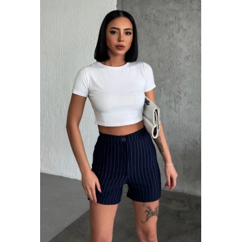 Zarif Ve Şıklığı Bir Arada Sunan Yüksek Bel Krep Esnek Çimalı Çizgili Şort Lacivert