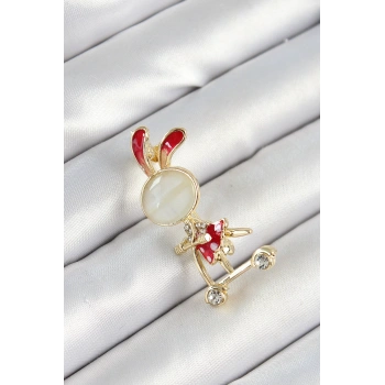 Zirkon Taş Detaylı Kırmızı 3D Scooter Süren Tavşan Kız Figürlü Gold Renk Kadın Broş - TJ-BR443