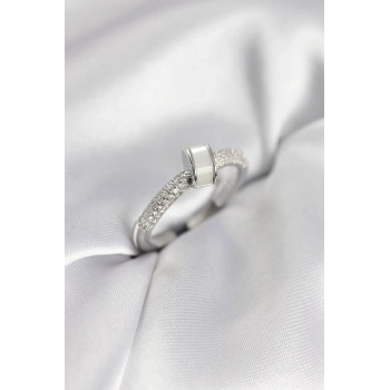 Zirkon Taşlı Sedefli Gümüş Renk Kadın Yüzük - TJ-BYK3941