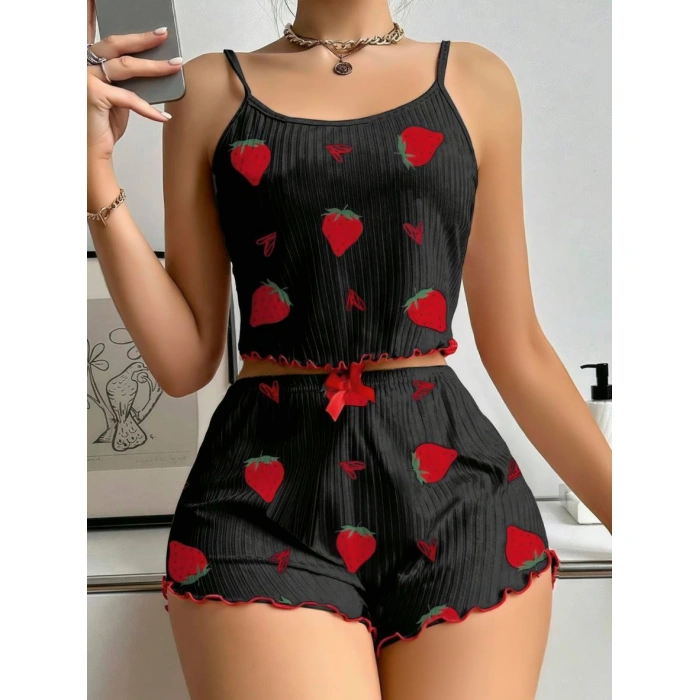 MARSiLYAN- Pamuklu Siyah Üstüne Çilek Desen Fitilli Askılı Şortlu Pijama Takımı