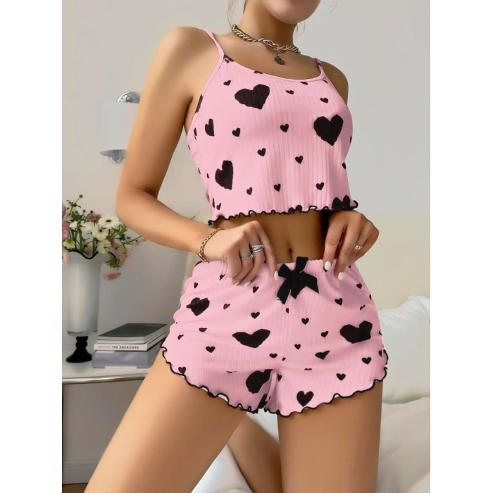 Pamuklu Pembe Üstüne Siyah Kalp Desenli Askılı Fitilli Şortlu Pijama Takımı