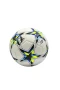 Kaymaz Yüzeyli Dayanıklı Futbol Topu – Dengeli ve Çok Amaçlı