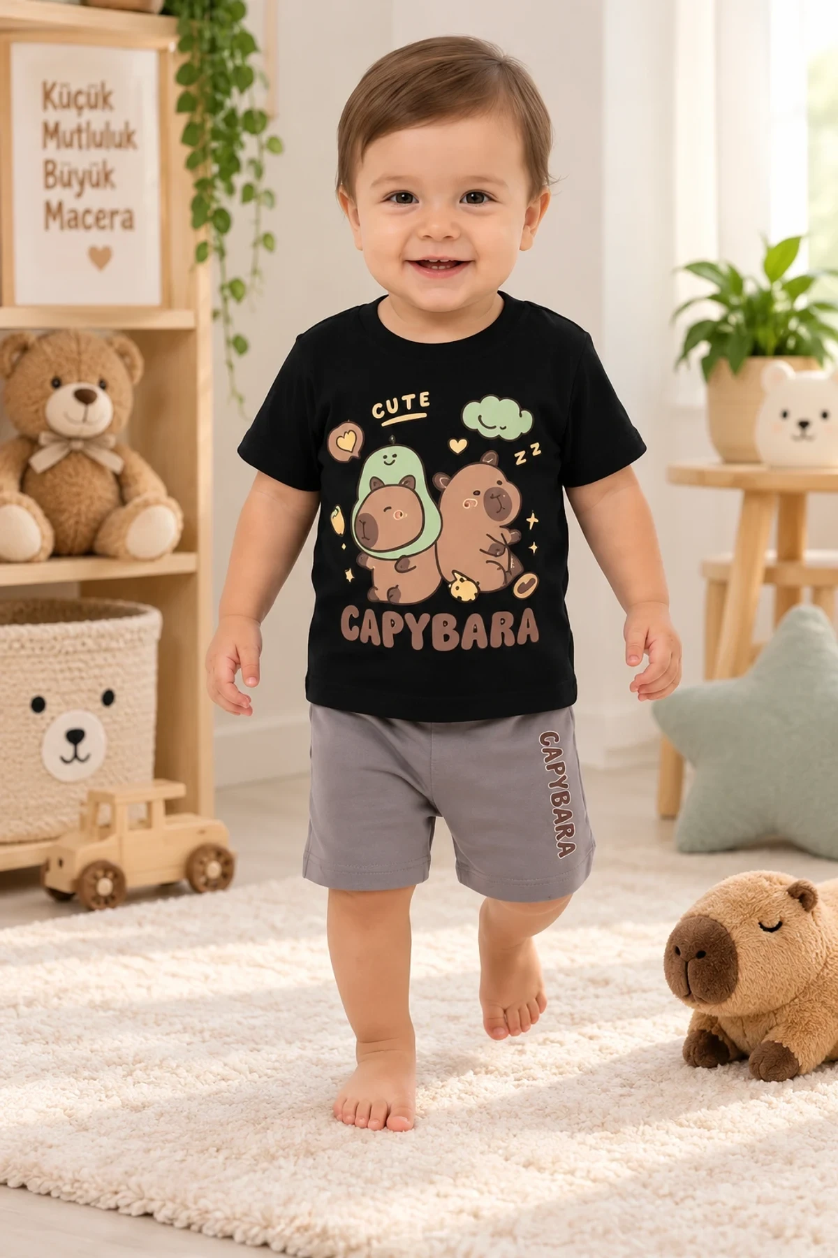 Capybara Baskılı Şortlu Bebek Takımı – 9/24 Ay