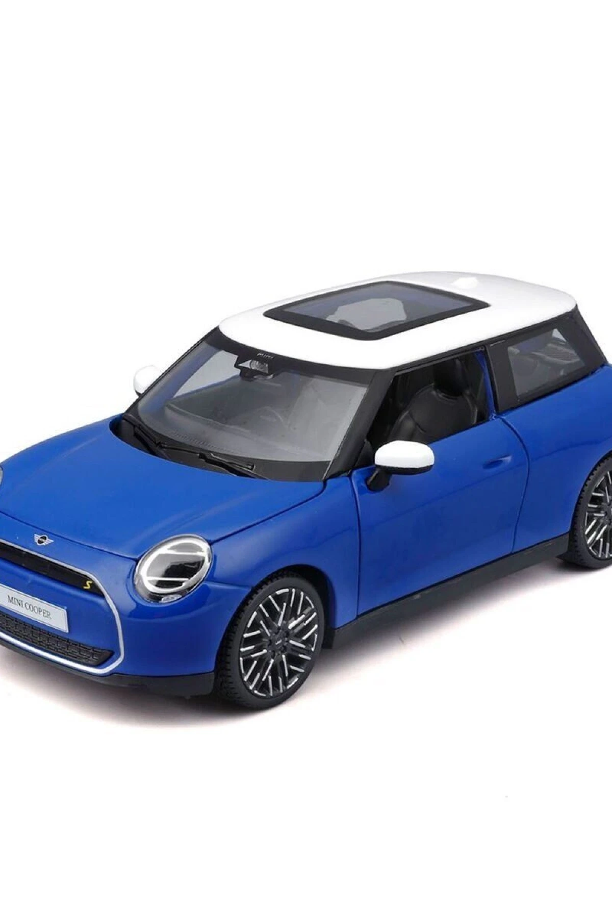 MAY 32926 1 24 Mini Cooper SE J01
