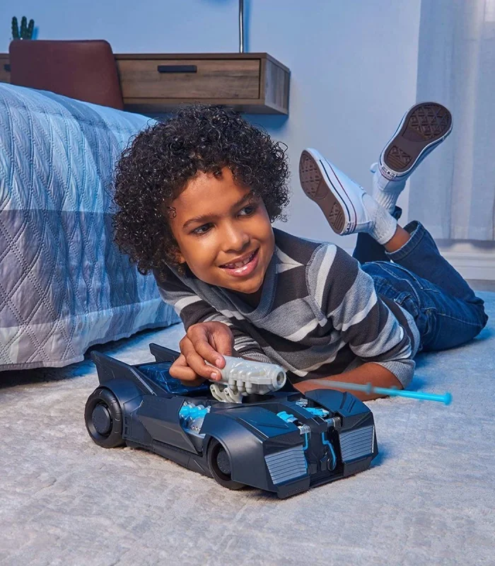 037676 DC Comics Tech Defender Batmobil -Spinmaster