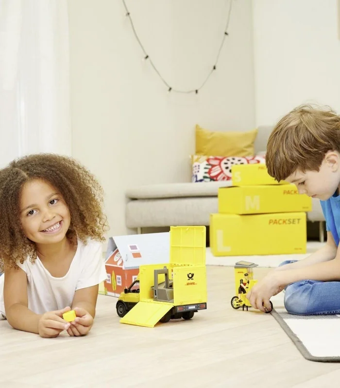 203747020 Dickie DHL Delivery Setfreewheel Delivery vehicle packaging statio