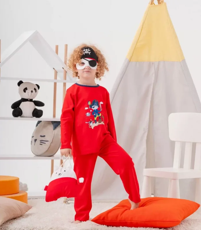 4-7 Yaş Korsan Çanta Ve Maskeli Erkek Çocuk Pijama Takımı Kırmızı