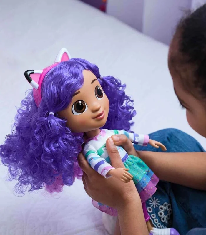 70859 SUN-SPM-FİGÜR GABBY S DOLLHOUSE ŞARKI SÖYLEYEN BEBEK SESLİ 30CM