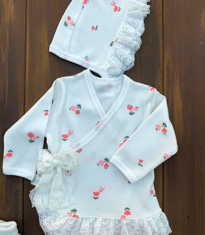 Çiçek Desenli Dantel İşlemeli %100 Pamuk Kız Bebek 8li Hastane Çıkışı