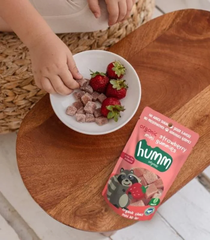 Humm Organik Çilekli Glutensiz Vegan Mini Küpler 30 Gr